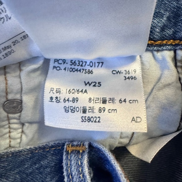 Levi’s 501 High Waisted Denim Shorts - Picture 5 of 5